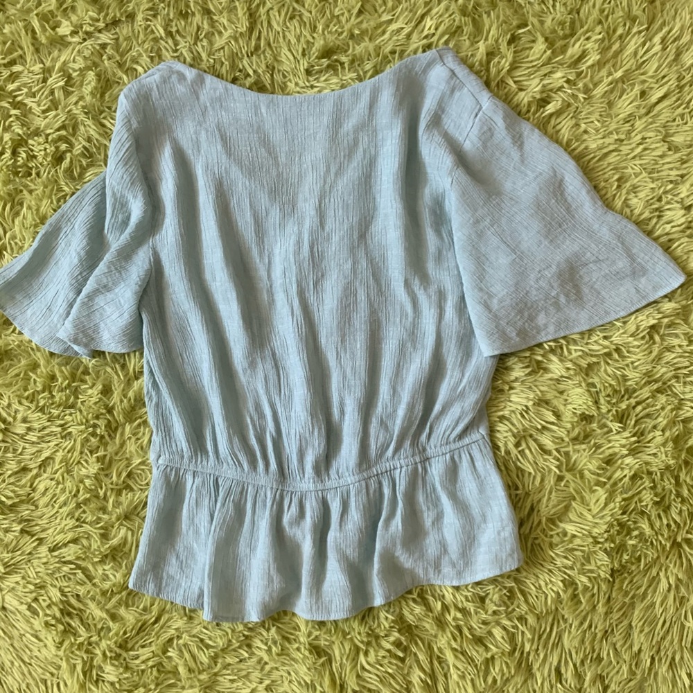 green blouse - Picture 4 of 4